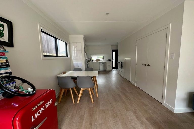 Photo of property in 9/8 James Laurie Street, Henderson, Auckland, 0612