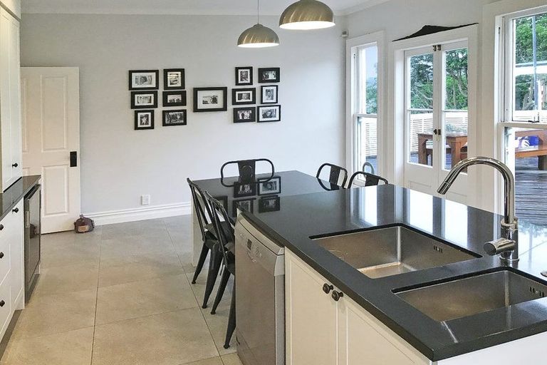 Photo of property in 67 Palmerston Road, Birkenhead, Auckland, 0626