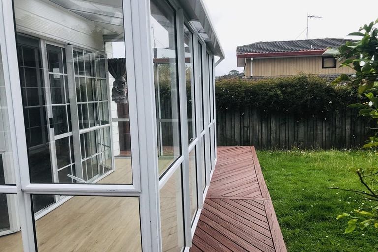 Photo of property in 2/460 East Coast Road, Windsor Park, Auckland, 0630