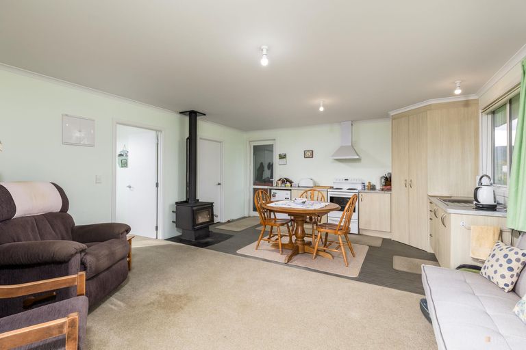 Photo of property in 17 Bakers Road, Waimate, 7978