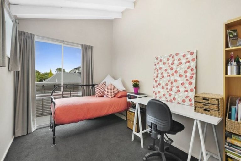 Photo of property in 1/23 Blighs Road, Strowan, Christchurch, 8052