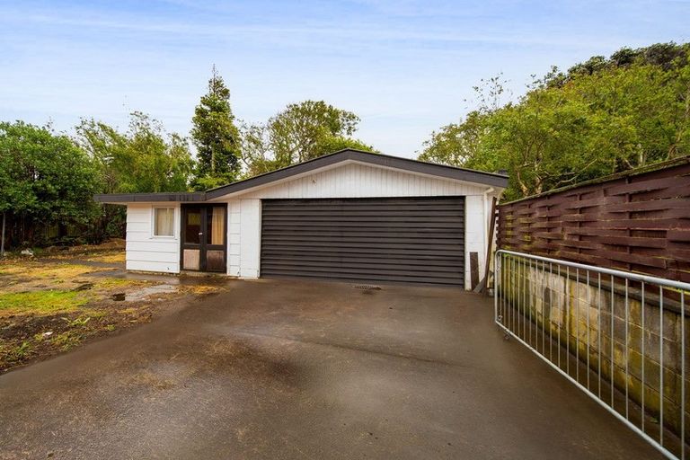 Photo of property in 4 Climie Crescent, Hawera, 4610