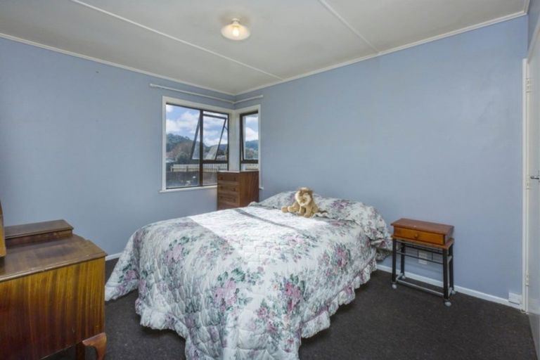 Photo of property in 16 Richard Grove, Stokes Valley, Lower Hutt, 5019