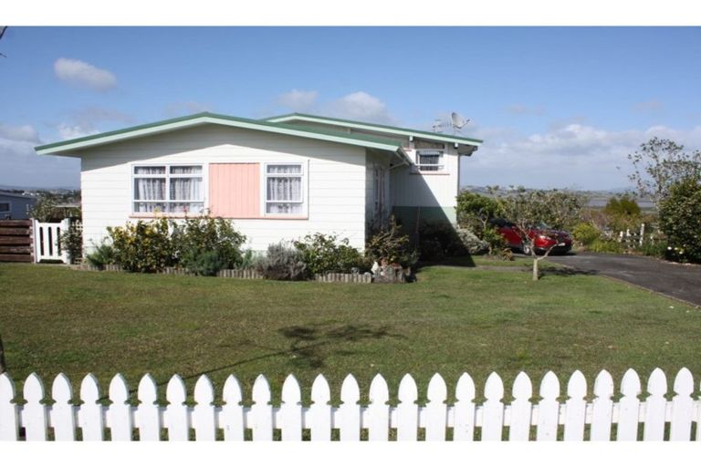 Photo of property in 80 West View Crescent, Onerahi, Whangarei, 0110