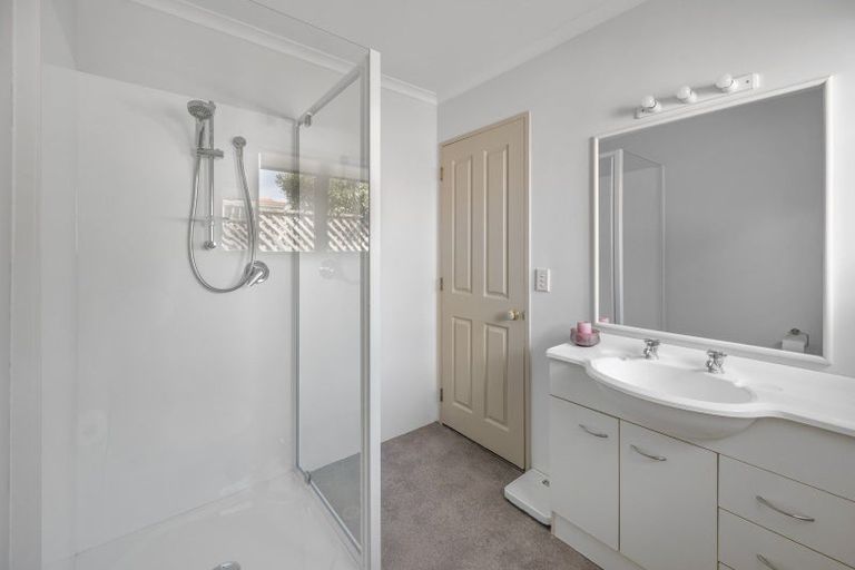 Photo of property in 7a Golding Road, Taradale, Napier, 4112