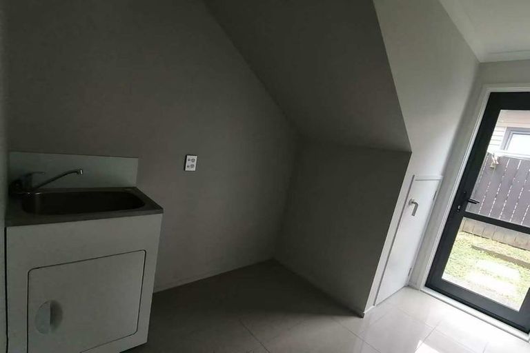 Photo of property in 6 Lane Cameron Place, Flat Bush, Auckland, 2019