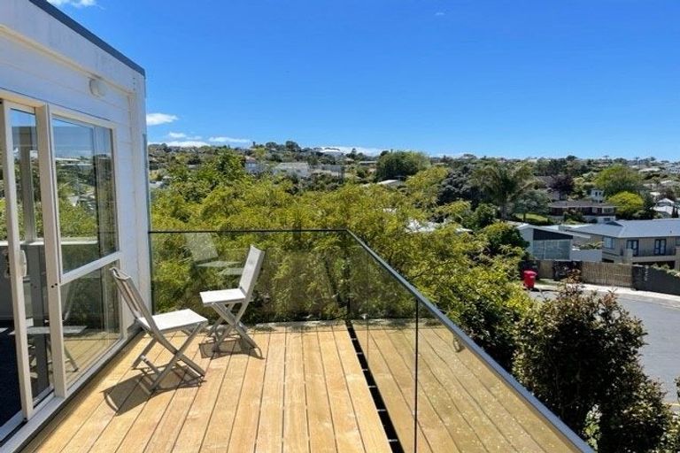 Photo of property in 61 Parr Terrace, Castor Bay, Auckland, 0620