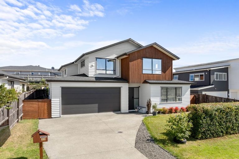 Photo of property in 32 Huarahi Pai Road, Huapai, Kumeu, 0810