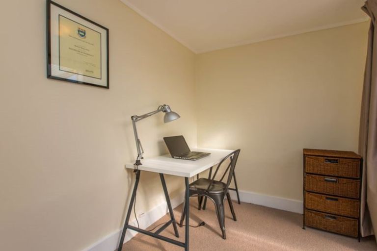 Photo of property in 33 Hutchinson Avenue, New Lynn, Auckland, 0600