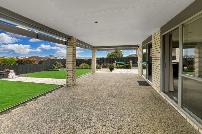 Photo of property in 36 Anchorite Way, Red Beach, 0932