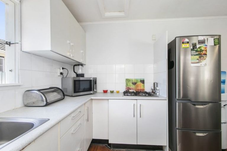 Photo of property in 33 Westminster Road, Wainuiomata, Lower Hutt, 5014