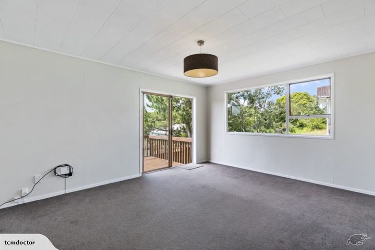Photo of property in 68 Awaroa Road, Sunnyvale, Auckland, 0612