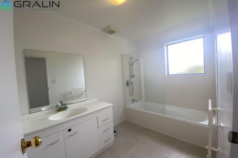 Photo of property in 63a Lynwood Road, New Lynn, Auckland, 0600