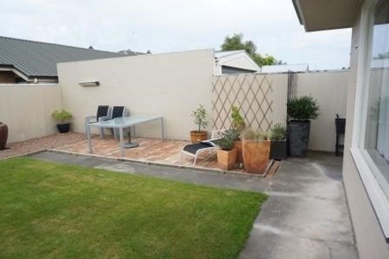 Photo of property in 14 Fraser Place, Rangiora, 7400