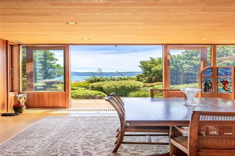 Photo of property in 432 Muritai Road, Eastbourne, Lower Hutt, 5013