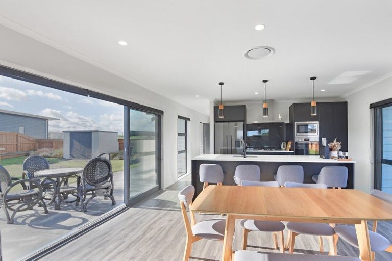 Photo of property in 4 Rosemount Road, Waverley, 4591