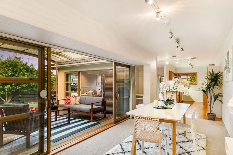 Photo of property in 24 Realm Place, Massey, Auckland, 0614