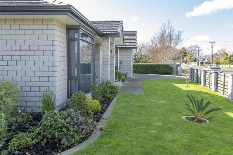 Photo of property in 1 Fairfield Road, Levin, 5510