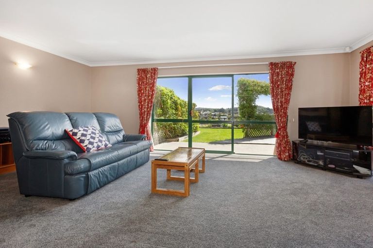 Photo of property in 48 Samwell Drive, Whitby, Porirua, 5024