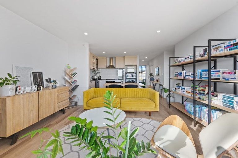 Photo of property in 27 Tuuhura Road, Pukekohe, 2120