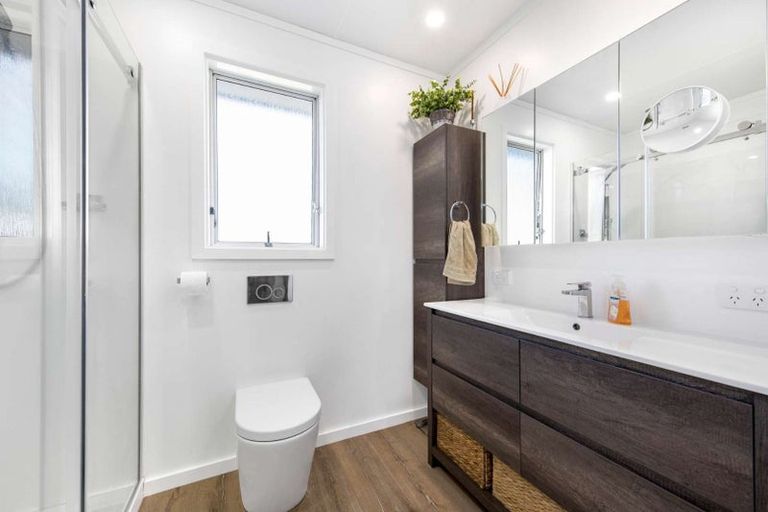 Photo of property in 68 Reelick Avenue, Pakuranga Heights, Auckland, 2010