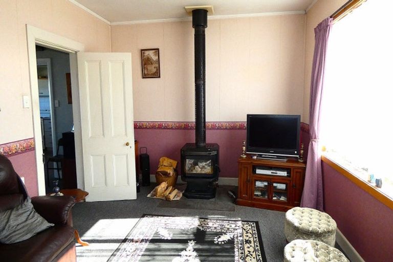 Photo of property in 106 Queen Street, Westport, 7825