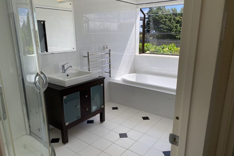 Photo of property in 82 Southernthread Road, Brooklyn, Wellington, 6021