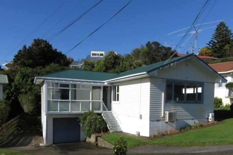 Photo of property in 10 Saville Row, Johnsonville, Wellington, 6037