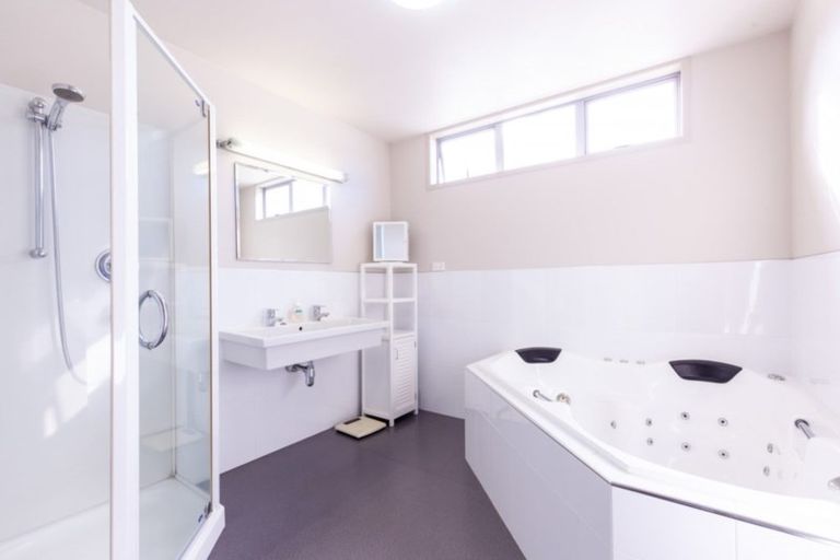 Photo of property in 186d Heta Road, Highlands Park, New Plymouth, 4312