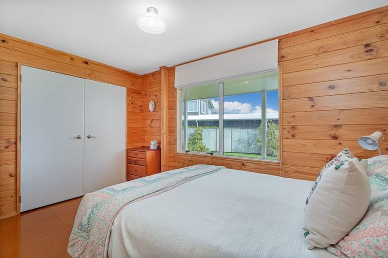 Photo of property in 10 Martin Place, Cooks Beach, Whitianga, 3591