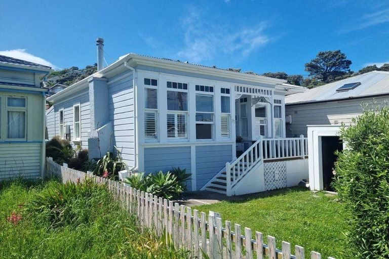 Photo of property in 87 Tiber Street, Island Bay, Wellington, 6023