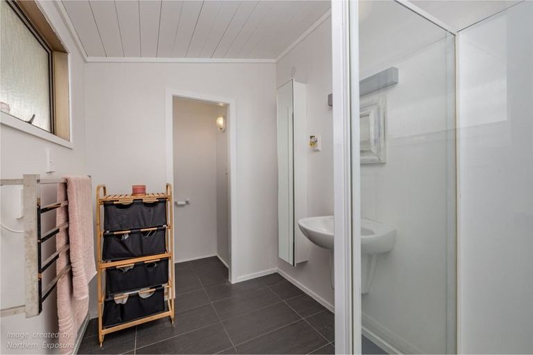 Photo of property in 84 Doves Bay Road, Kerikeri, 0294