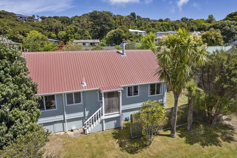 Photo of property in 2 Seagull Place, Whitby, Porirua, 5024