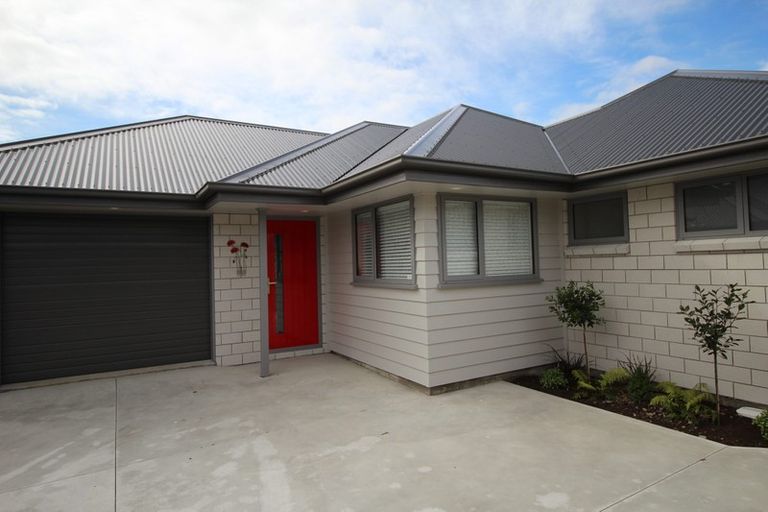 Photo of property in 52a Weston Avenue, Roslyn, Palmerston North, 4414