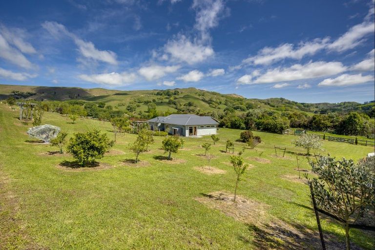 Photo of property in 23 Waipuka Road, Waimarama, Havelock North, 4294
