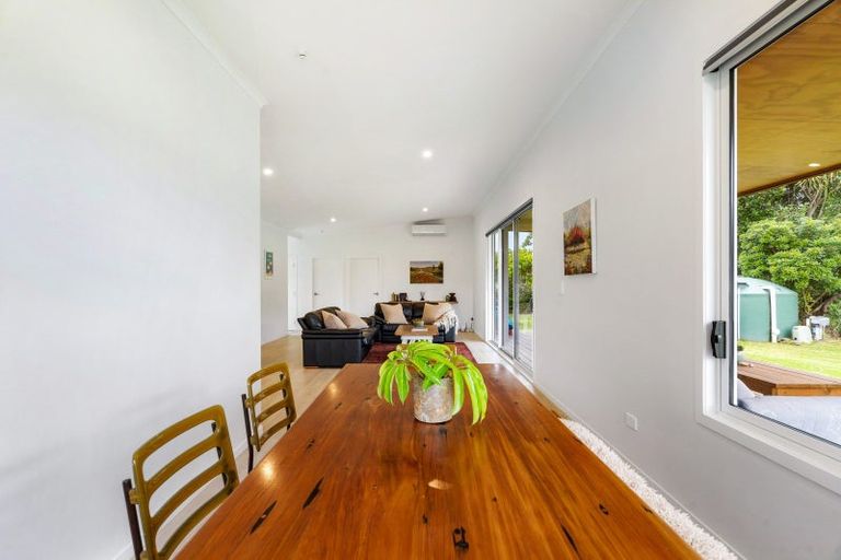 Photo of property in 6 Rhona Place, Mahia, 4198