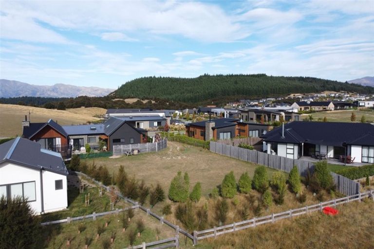 Photo of property in 3 Bull Ridge, Wanaka, 9305