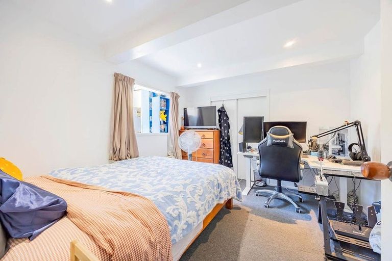 Photo of property in 9 Blacks Road, Greenhithe, Auckland, 0632