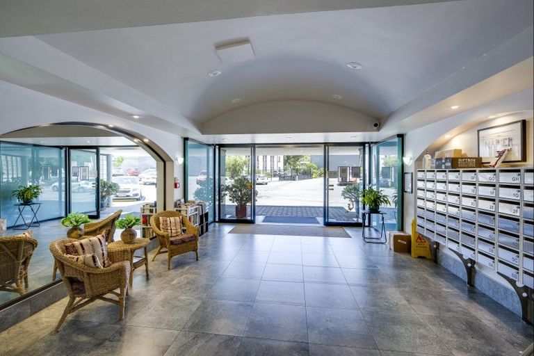 Photo of property in 47/3 Shakespeare Road, Napier South, Napier, 4110