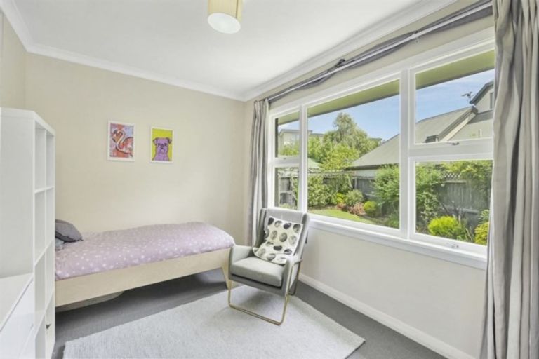 Photo of property in 8 Trist Place, Edgeware, Christchurch, 8013