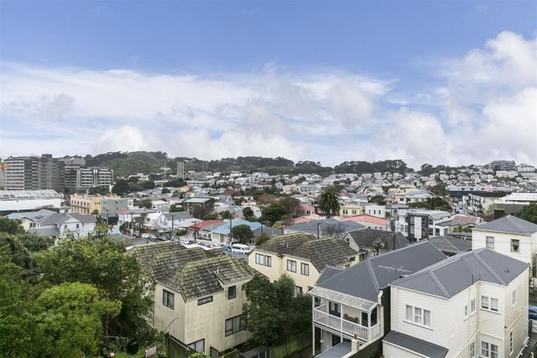 Photo of property in 4/4 Kenwyn Terrace, Newtown, Wellington, 6021