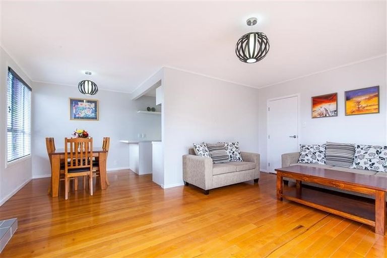 Photo of property in 29 Tirimoana Road, Te Atatu South, Auckland, 0602