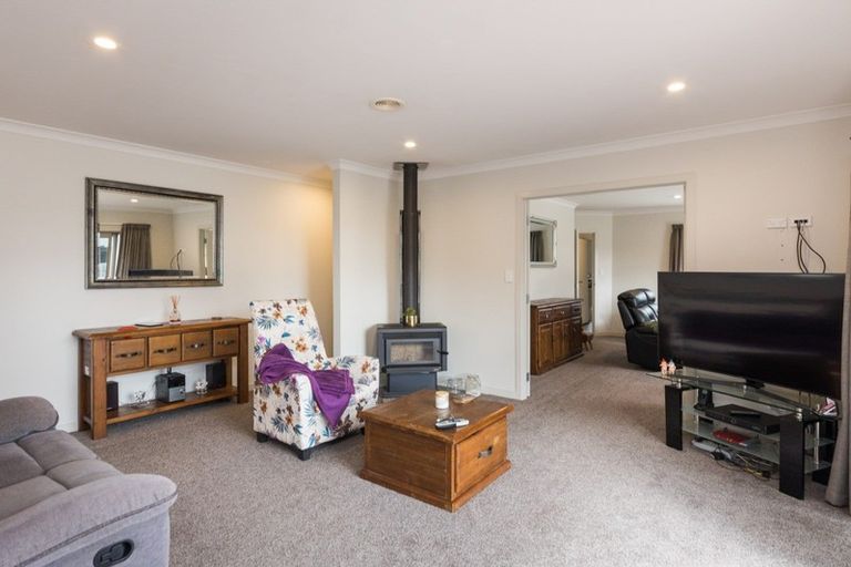 Photo of property in 27 Oak Crescent, Ashhurst, 4810