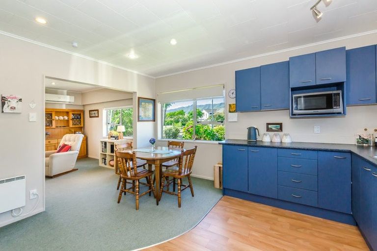 Photo of property in 7 Nimmo Avenue, Waikanae, 5036