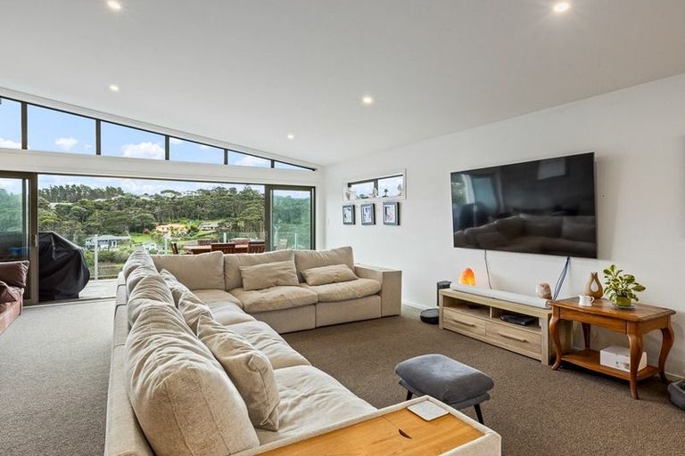 Photo of property in 26 Hawaiian Parade, Arkles Bay, Whangaparaoa, 0932