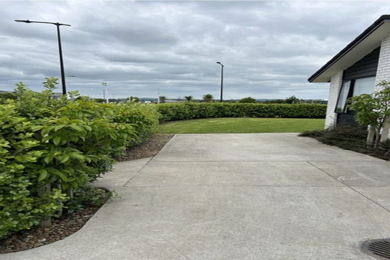 Photo of property in 1 Okoreka Road, Glenbrook, 2681