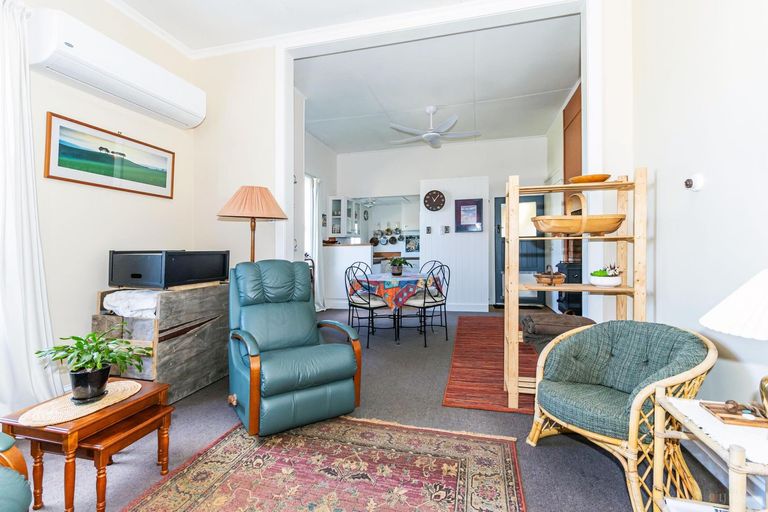 Photo of property in 2 Point Bush Road, Waimate, 7924