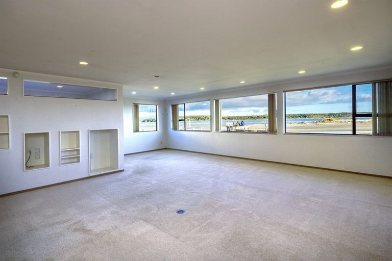 Photo of property in 9 Dawick Street, Foxton Beach, Foxton, 4815