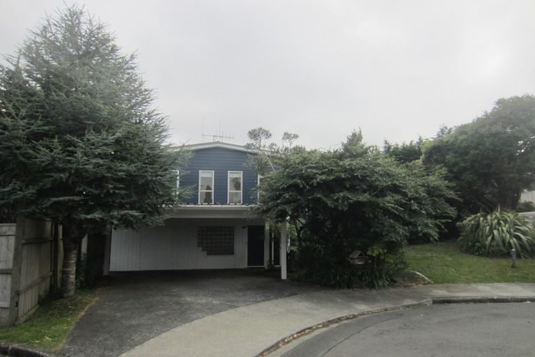 Photo of property in 12 Florio Terrace, Tawa, Wellington, 5028