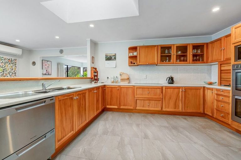 Photo of property in 9 Thornbill Rise, Unsworth Heights, Auckland, 0632